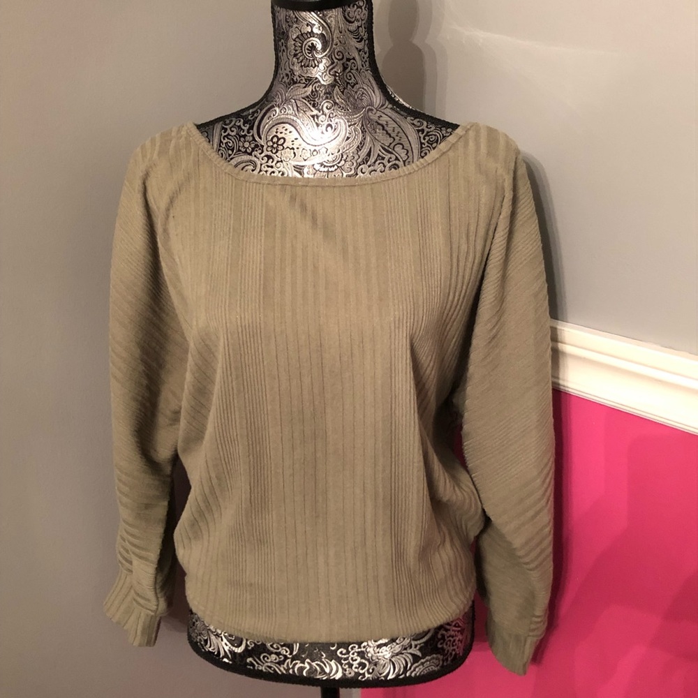 DONATING SOON! NWT Olive Sweatshirt